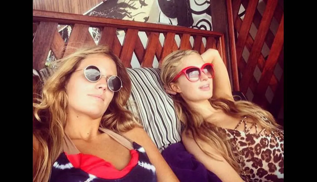 Cicit dari Conrad Hilton yang merupakan pendiri jaringan Hotel Hilton seluruh dunia ini mengunjungi Bali bersama sahabatnya yang juga supermodel asal Australia, Cheyenne Tozzi. (instagram.com/parishilton)