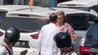 Pemangku adat Bali terekam berkelahi dengan turis Rusia di jalanan Ubud. (dok. tangkapan layar video Instagram&nbsp;@tommy_aerial)