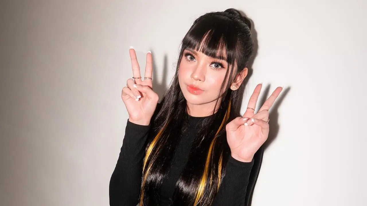 Pesona Lyodra Ginting dengan Rambut Berponi, Disebut Mirip Lisa BLACKPINK-Hyein NewJeans