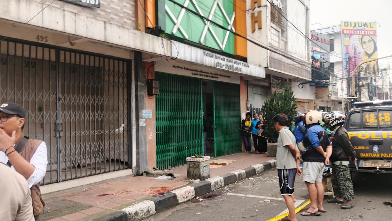 Mayat Pria Tanpa Idenditas Tergeletak di Jalan Otista Bandung, Tubuhnya Banyak Luka Benda Tajam
