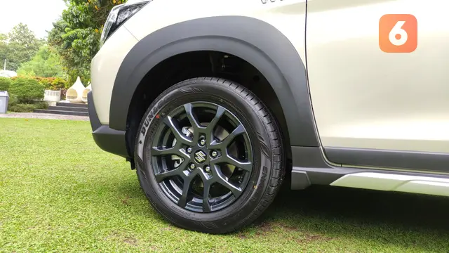 Suzuki XL7 Hybrid