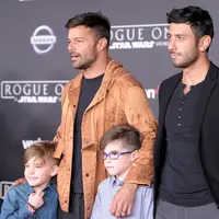 Ricky Martin dan Jwan Yosef sendiri miliki dua anak kembar laki-laki yang bernama Matteo dan Valentino pada tahun 2016. (FRAZER HARRISON / GETTY IMAGES NORTH AMERICA / AFP)