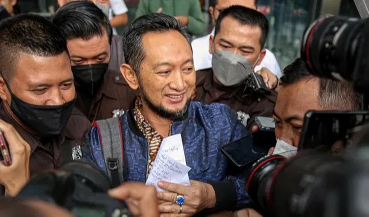 Dari pemeriksaan harta itu, KPK menemukan kejanggalan dan tindak pidana rasuah.