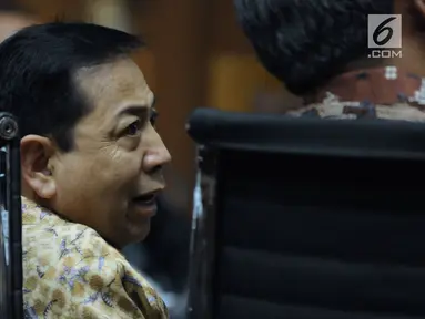 Terpidana kasus korupsi e-KTP, Setya Novanto saat menjadi saksi pada sidang lanjutan dugaan korupsi pengadaan E-KTP dengan terdakwa, Anang Sugiana Sudihardjo di Pengadlian Tipikor, Jakarta, Senin (21/5). (Liputan6.com/Helmi Fithriansyah)