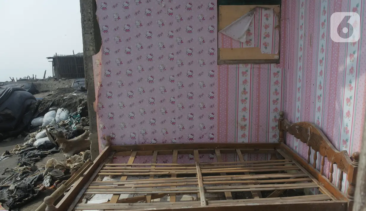 Kondisi tersebut memaksa ia untuk pindah tempat tinggal. (merdeka.com/Imam Buhori)