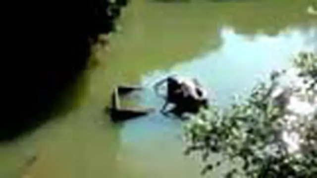 Supir Mengantuk, Mini Bus Terjun Kesungai