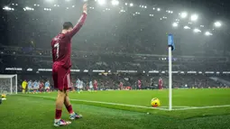 Hasil tersebut menjadi kekalahan kelima dari 11 laga liga musim ini dan membuat skuad asuhan Arne Slot menempati peringkat kedelapan klasemen dengan 18 poin. (AP Photo/Jon Super)