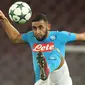 3. Faouzi Ghoulam (Napoli) - Pemain asal Aljazair ini mempunyai gaya permainan seperti bek MU, Antonio Valencia. Kecepetan yang dimilikinya dapat diandalkan untuk menyisir sisi kiri pertahanan.  (AFP/Carlo Hermann)