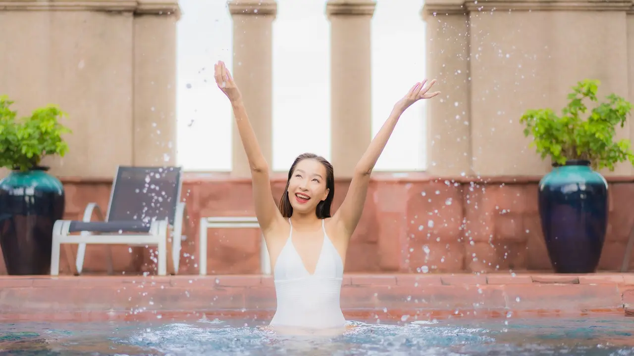 Ice Bath Jadi Tren Perempuan Aktif, Kenali Manfaat Mandi Es untuk Tubuh dan Mental