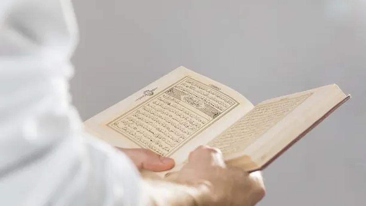4. Dzikir Panjang Setelah Sholat: Mengucapkan Puji Syukur