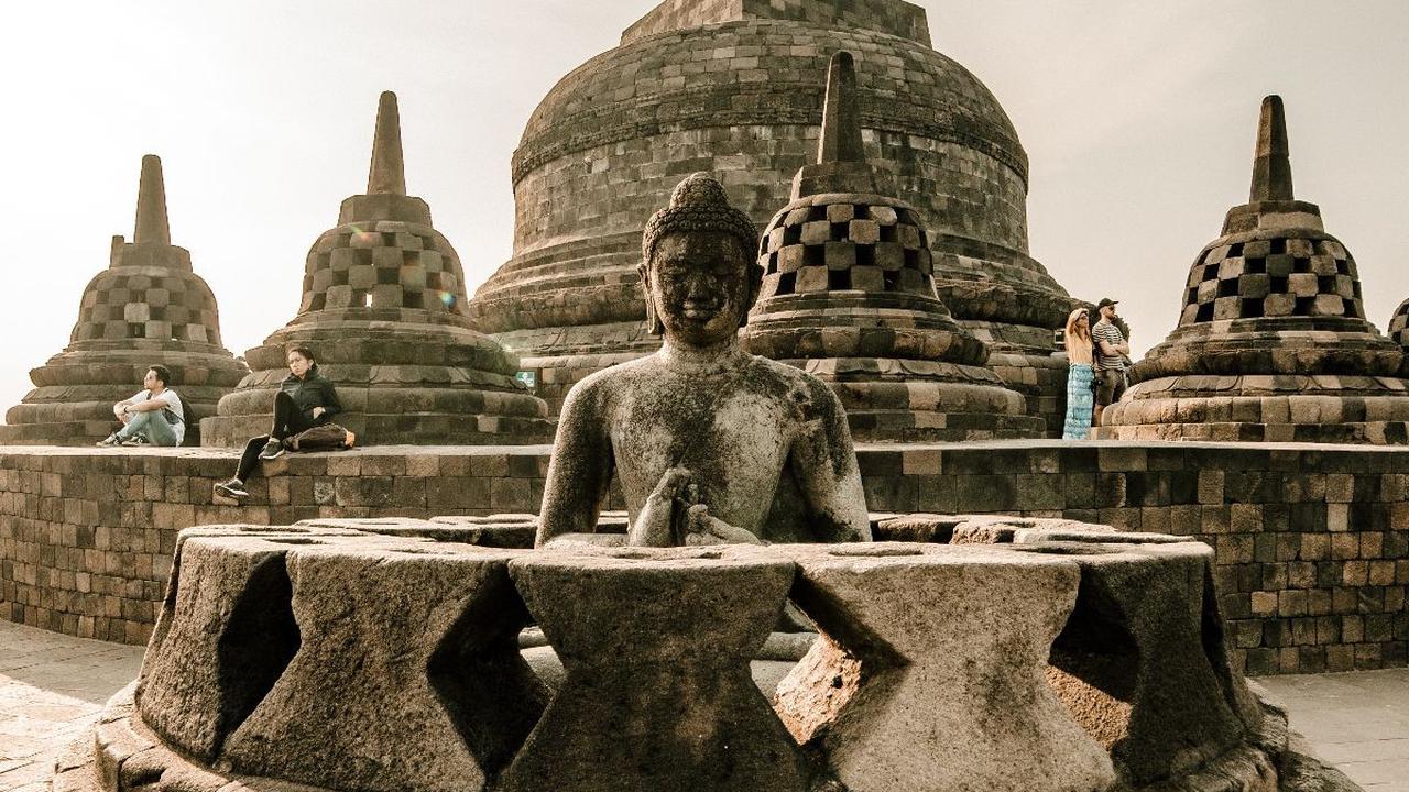 Tampak Memprihatinkan, Begini Suasana Candi Borobudur Tahun 1968