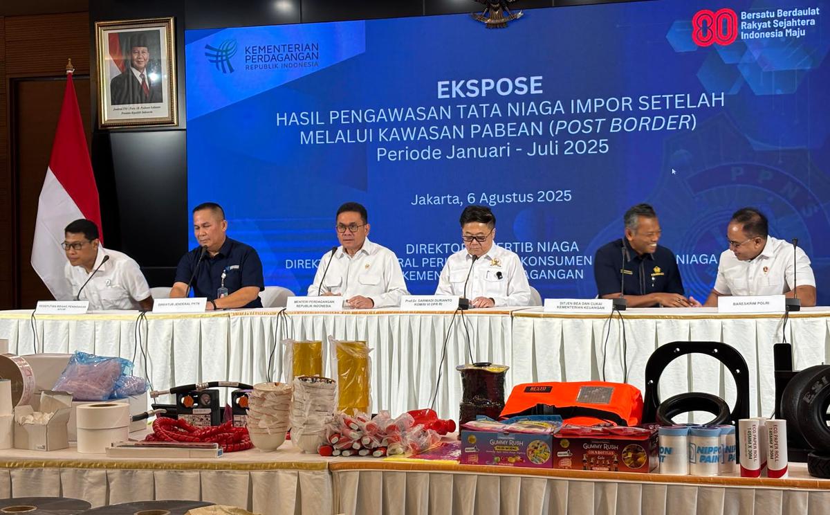 Mendag Bongkar Hasil Pengawasan Impor: Temuan Barang Ilegal Capai Rp26,4 Miliar, Ada Ban hingga Kosmetik Mendag Bongkar Hasil Pengawasan Impor: Temuan Barang Ilegal Capai Rp26,4 Miliar, Ada Ban hingga Kosmetik