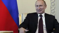 Beberapa foto memperlihatkan perubahan dramatis pada wajah pemimpin Rusia dalam beberapa tahun terakhir. Hal ini memicu rumor bahwa Vladimir Putin telah menjalani operasi plastik pada wajahnya.