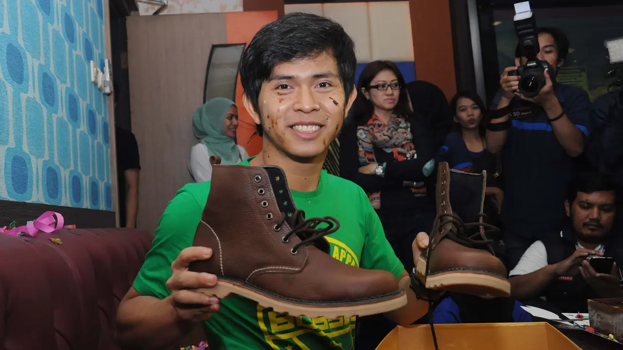 Lulus Kuliah, Harapan Cakra Khan di Hari Ulang Tahun