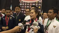 Ceyco Georgia Zefanya melengkapi prestasi Indonesia dengan menjadi penyumbang emas ketiga pada Kejuaraan Dunia Karate Junior di ICE BSD, Tangerang, Jumat (13/11/2015). (Bola.com/Vitalis Yogi Trisna) 