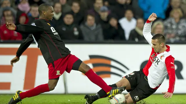 Foto: Miris, Jhonny van Beukering Eks Kapten Feyenoord dan Timnas Indonesia kini Jadi Satpam di Klab Striptease Belanda
