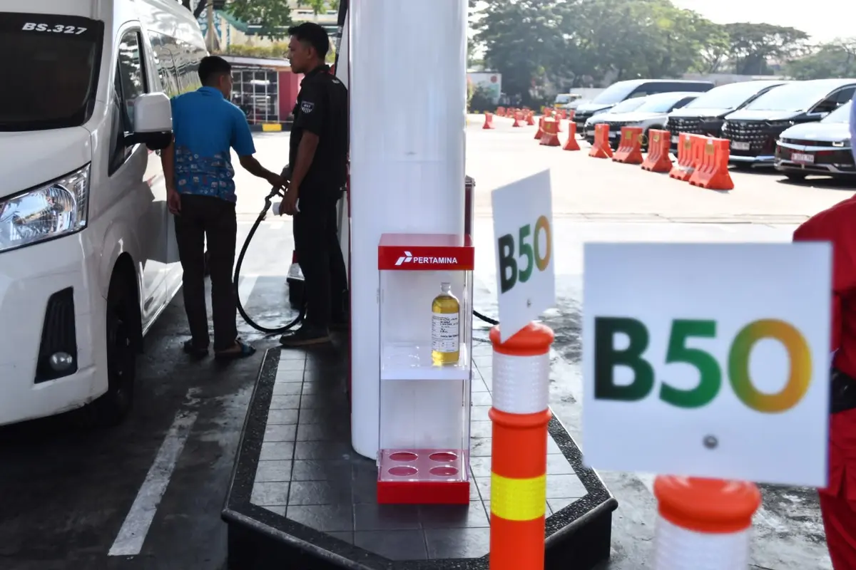 Stasiun Pengisian Bahan Bakar Umum (SPBU) yang dioperasikan PT Pertamina Patra Niaga menjalankan penugasan Mandatori Biodiesel B50 di Rest Area KM 57, Karawang, Jawa Barat. (Dok Pertamina)