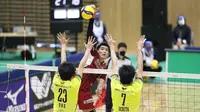 Pemain Nagano Tridents Rivan Nurmulki saat beraksi di Liga Voli Jepang atau V.League Divisio 1. (foto: Instagram @rivannurmulki)