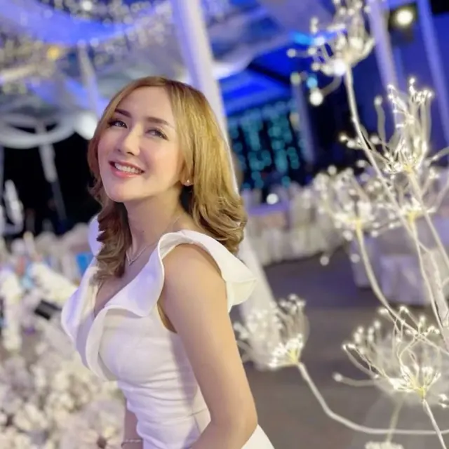 Didoakan Berjodoh dengan Sule, Ini 6 Potret Penyanyi Dangdut Ucie Sucita