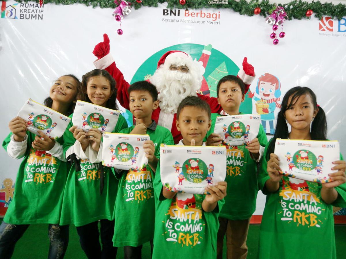 Bni Ajak 8500 Anak Panti Asuhan Seluruh Indonesia Rayakan Natal Bersama Santa Claus Di Rkb Bisnis Liputan6 Com