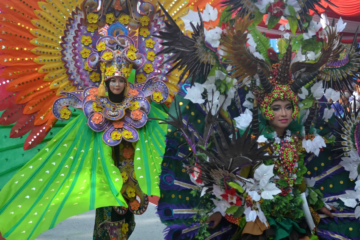 Pesta Bunga Cantik di Jalanan Kota Malang