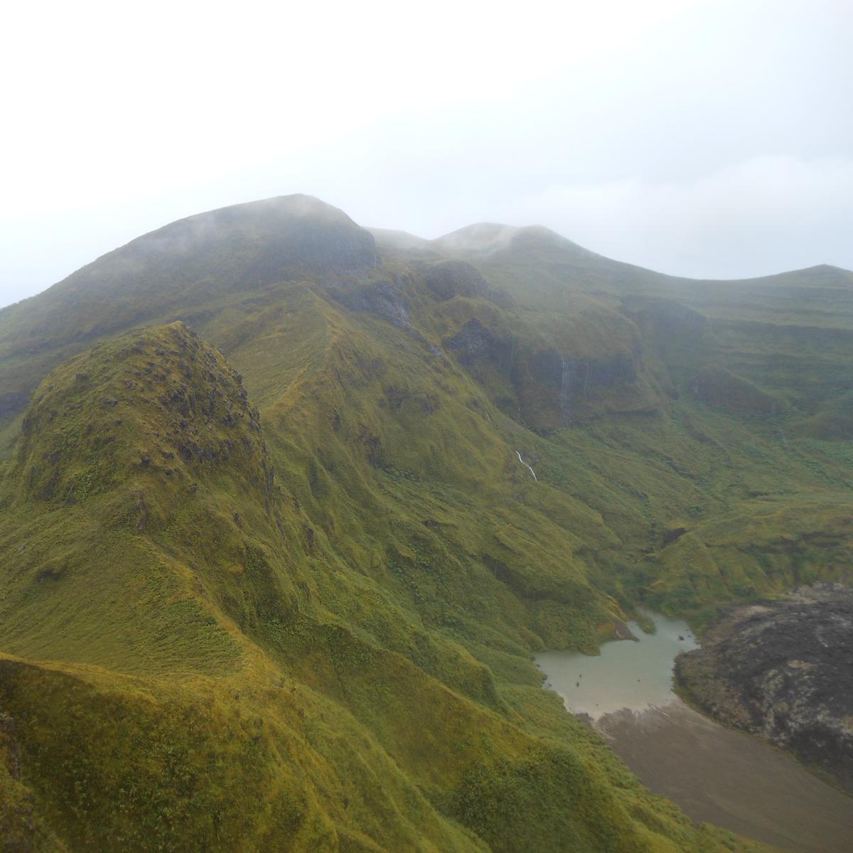 Pemandangan Gunung Awu di Sulawesi. (Dok: Gunung Bagging https://www.gunungbagging.com/awu/)