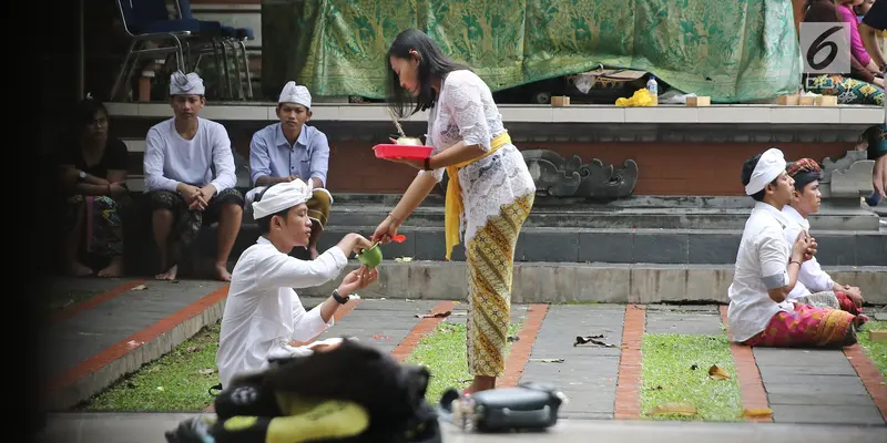 Hari Raya Nyepi, Umat Hindu Sembahyang di Pura Aditya Jaya