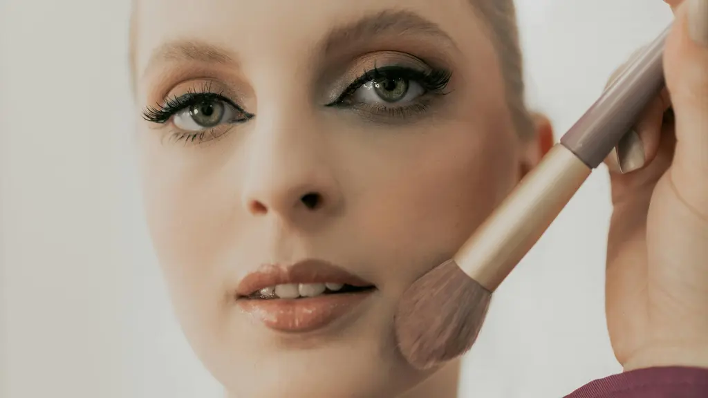 bronzer berfungsi memberi kesan hangat dan segar./copyright pexels/alexander