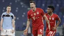 Penyerang Bayern Munchen, Robert Lewandowski berselebrasi setelah mencetak gol ke gawang Lazio dalam pertandingan leg pertama babak 16 besar Liga Champions, di Stadion Olimpico, Roma, Rabu (24/2/2021) dini hari WIB. Bayern Muenchen sukses meraih kemenangan 4-1 atas Lazio. (AP Photo/Gregorio Borgia)