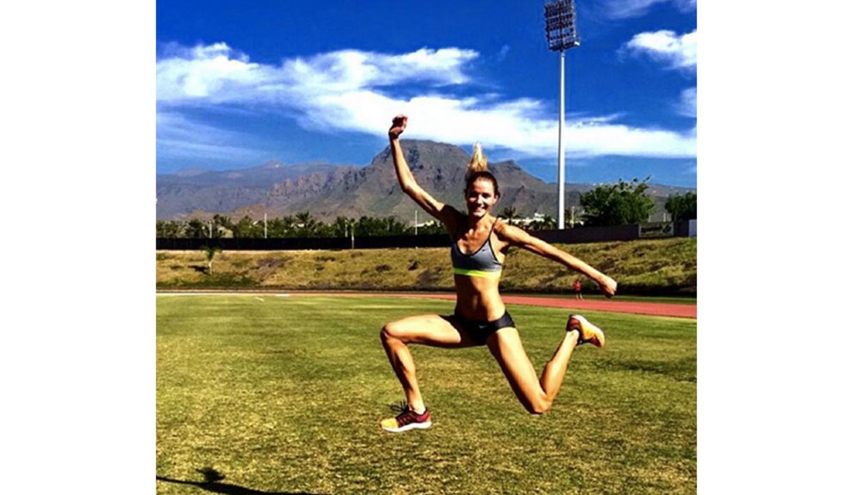 Airine Palsyte lahir pada tanggal 3 Juli 1992 di Vilnius, Lithuania. (Bola.com/Instagram/Airinepalsyte)