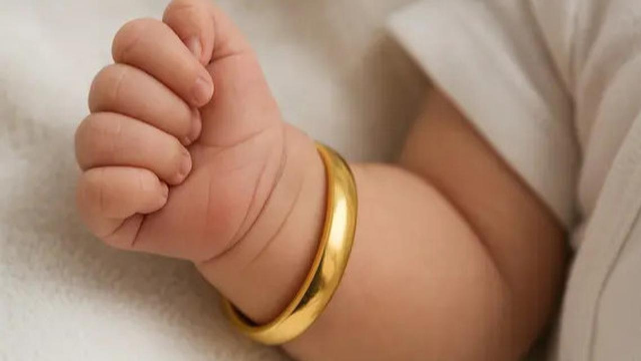 8 Tips Penting Memilih Gelang Emas untuk Bayi Baru Lahir, Orang Tua Wajib Tahu