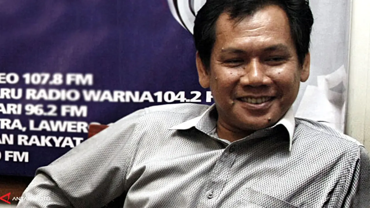 indra-j-piliang-131012b.jpg