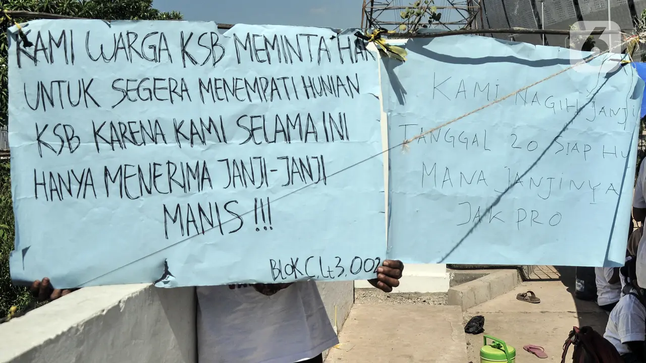 Minta Segera Ditempatkan, Warga Kampung Susun Bayam Bertahan di Tenda