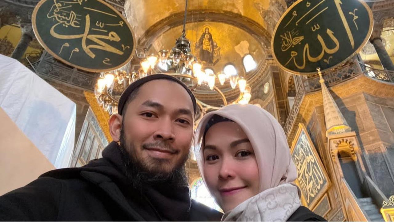Ingat Metha Yuna? Artis Cantik Istri Uki Eks Noah yang Tak Lagi Muncul di TV Usai Hijrah, Cantik Berbusana Syar'i