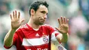 Reaksi gelandang Bayern Muenchen asal Belanda, Mark van Bommel di laga Bundesliga melawan VfL Wolfsburg di Wolfsburg, 4 April 4 2009. AFP PHOTO DDP / RONNY HARTMANN