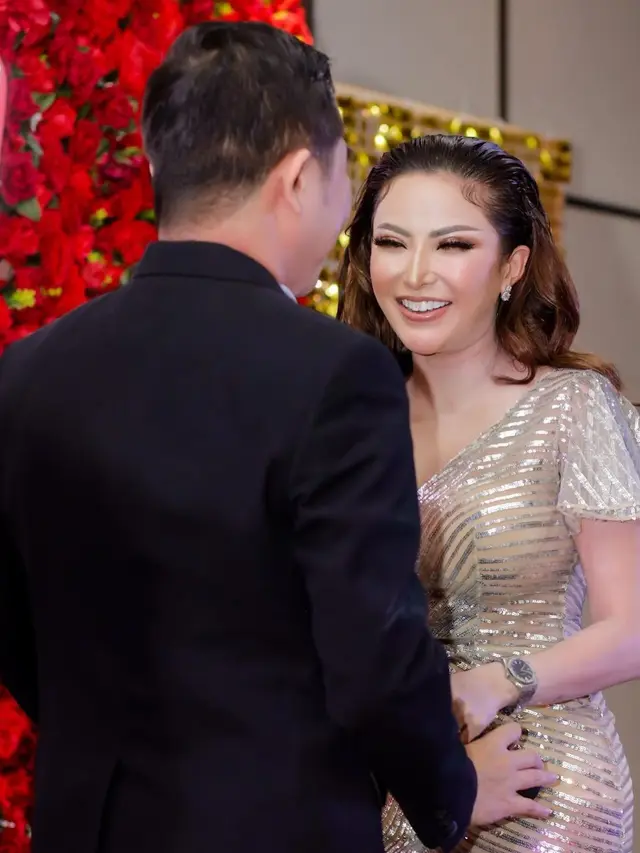 Potret Ayu Aulia Tunangan