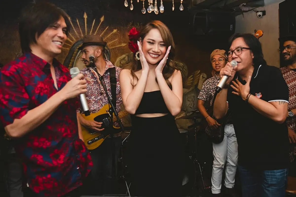 [Bintang] Sudah Berusia 35 Tahun, Dandanan Bunga Citra Lestari Ini Makin Stunning di Hari Spesial