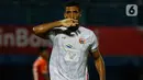 Selebrasi pemain Persija Jakarta, Yann Motta Pinto usai berhasil menjebol gawang Borneo FC Samarinda dalam pertandingan Babak Penyisihan Grup B Piala Menpora 2021 di Stadion Kanjuruhan, Malang, Sabtu (27/3/2021). Persija menang telak atas Borneo FC Samarinda 4-0. (Bola.com/Ikhwan Yanuar)