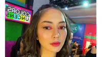 5 Pesona Ririn Dwi Ariyanti dengan Makeup Tebal, Tetap Memesona (sumber: Instagram.com/ririndwiariyanti)