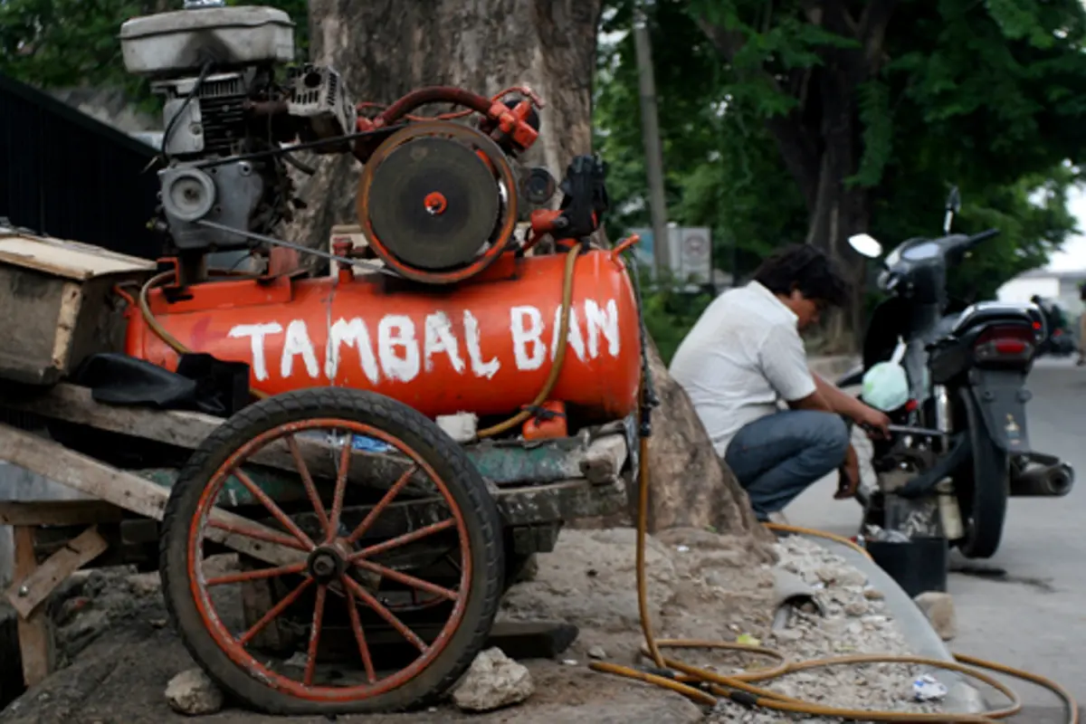 6 Profesi Tanpa Upah Resmi tapi Membantu Masyarakat di Indonesia
