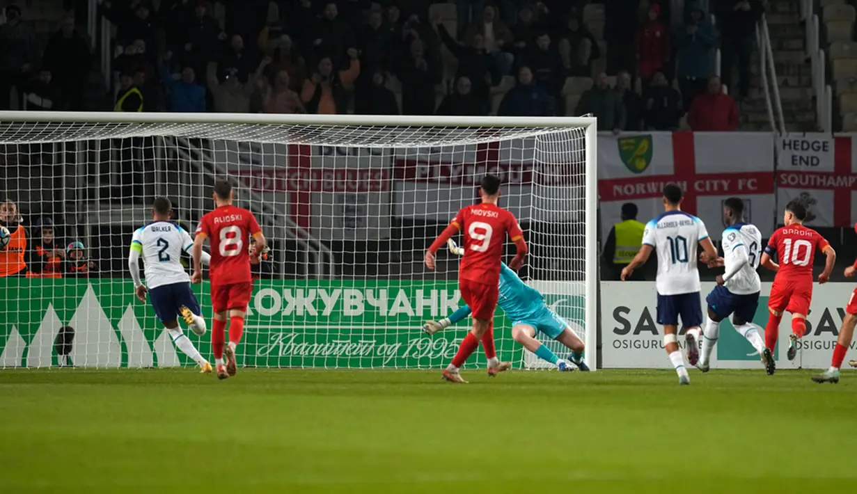 Makedonia Utara unggul lebih dahulu lewat gol Enis Bardhi pada menit ke-41. (AP Photo/Darko Vojinovic)