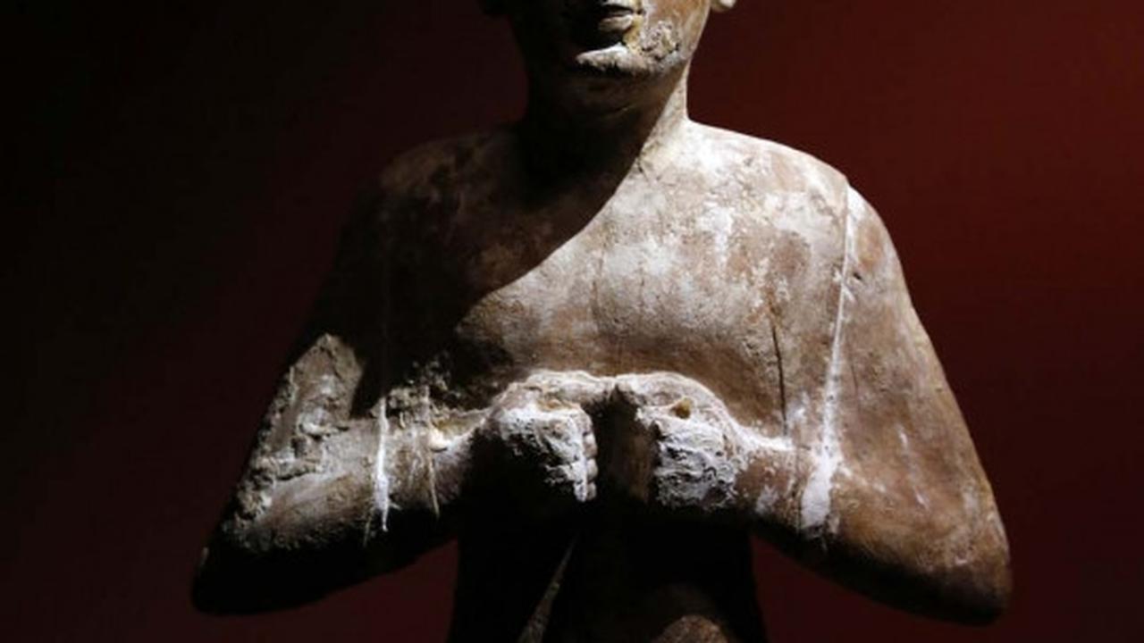 Mengunjungi pameran patung peninggalan bawah laut Mesir kuno