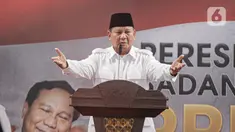 Ketua Umum Partai Gerindra Prabowo Subianto memberikan pidato saat meresmikan Kantor Badan Pemenangan Presiden Partai Gerindra di Jalan Letjen S Parman, Jakarta, Sabtu (7/1/2023). Prabowo berpesan kepada para kader untuk bekerja keras menghadapi Pemilihan Umum (Pemilu) 2024 yang akan digelar pada 14 Februari 2024 atau tinggal satu tahun lagi. (Liputan6.com/Faizal Fanani)