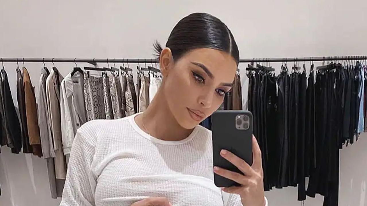 Selain shapewear dan kosmetik, Kim juga mengisi ekuitas swasta dengan SKKY Partners. Perusahaan ini diluncurkan Kim bersama mantan eksekutif Carlyle Group. SKKY Partners memiliki nilai I miliar USD yang kemudian diinvestasikan di perusahaan konsumen dan m