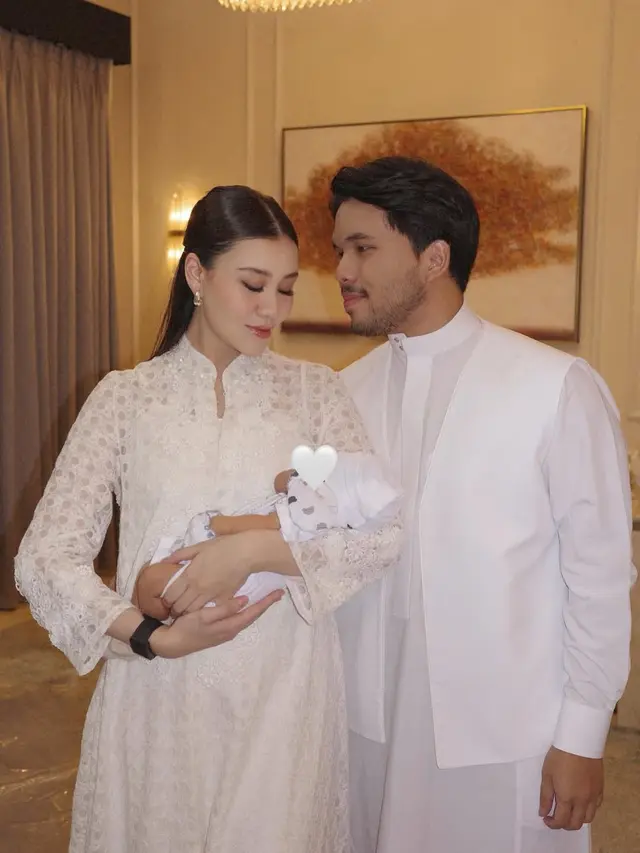 Potret Cantik Aaliyah Massaid Gelar Aqiqah Baby Arash, Pancarkan Aura Keibuan dengan Makeup Flawless