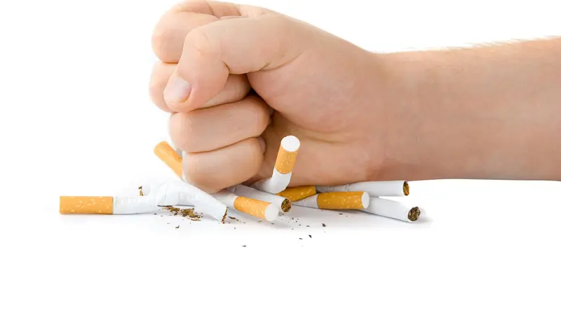 Dokter Inggris Desak Aturan Larangan Rokok Bagi Generasi Muda