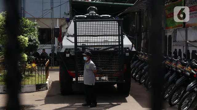 FOTO: Sidang Praperadilan Rizieq Shihab, Ratusan Polisi Amankan PN Jakarta Selatan