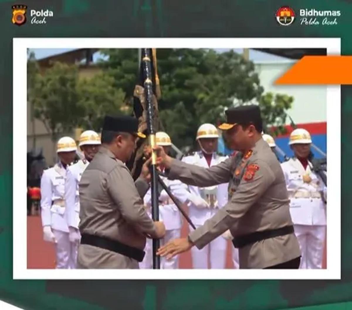 Jenderal keturunan Nabi Muhammad SAW ini juga mengucapkan selamat datang di bumi Serambi Mekkah kepada Kapolda Aceh yang baru Irjen Achmad Kartiko.<br>