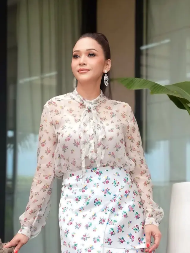 Genap Berusia 50 Tahun, Intip Potret Awet Muda Maia Estianty