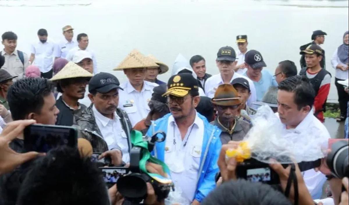"Sebelum berangkat di acara di Spain itu kan ada dua kunjungan ya Roma, Italy juga ada di Spanyol," kata Syahrul<br>